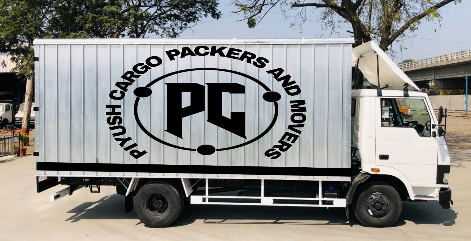 Car Conataine Truck Available at Piyush Cargo